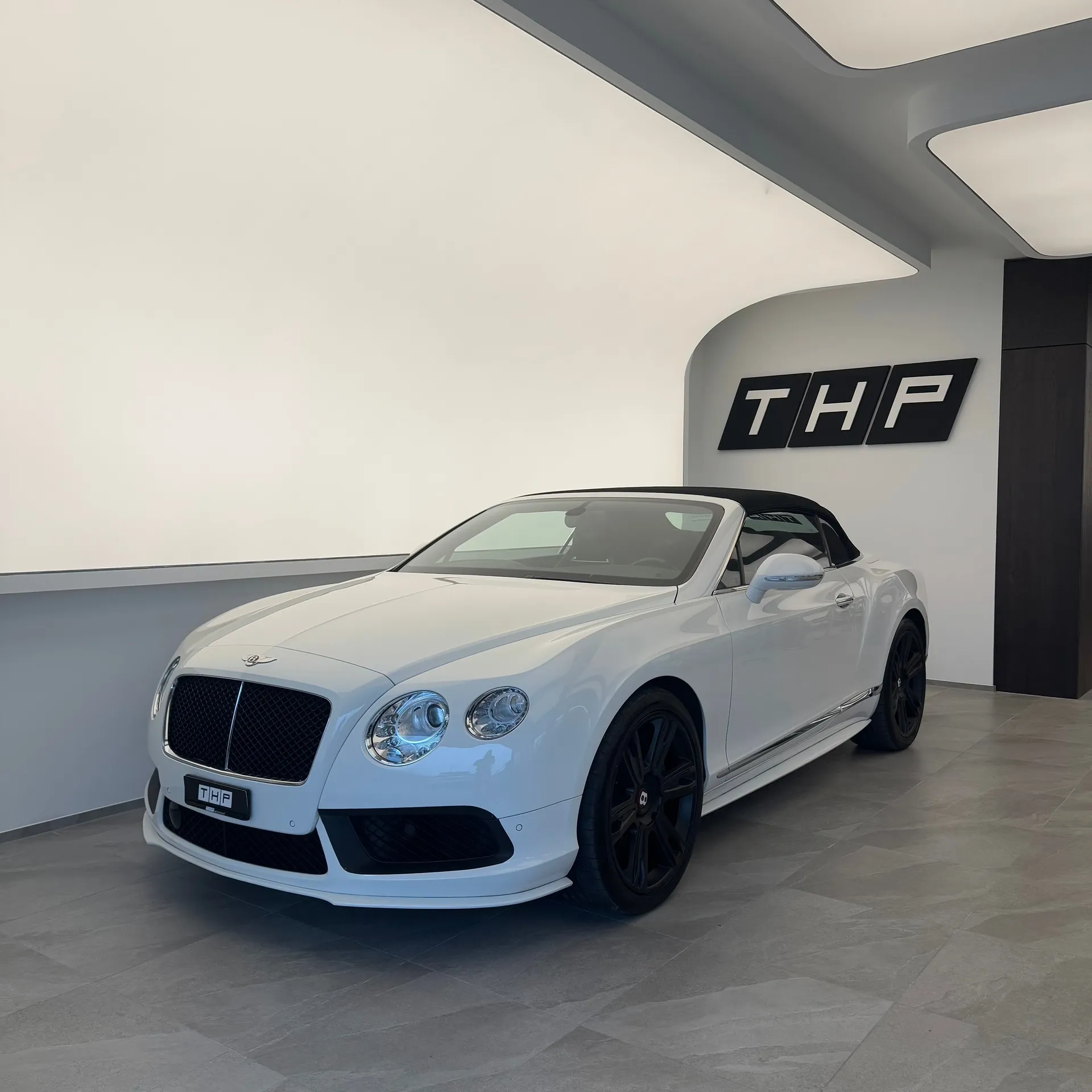 Bentley Continental GTC V8 Aero Package